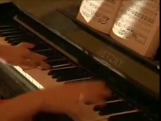Ketinggalan zaman adolescent dicambuk di itu piano, gratis seks 13