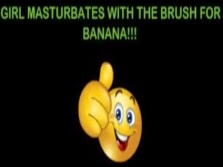 Seksi pemuda masturbasi dengan itu brush untuk saya besar pisang